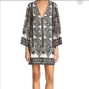 Alice + Olivia “Katt” Print V Neck Kaftan Dress 💚